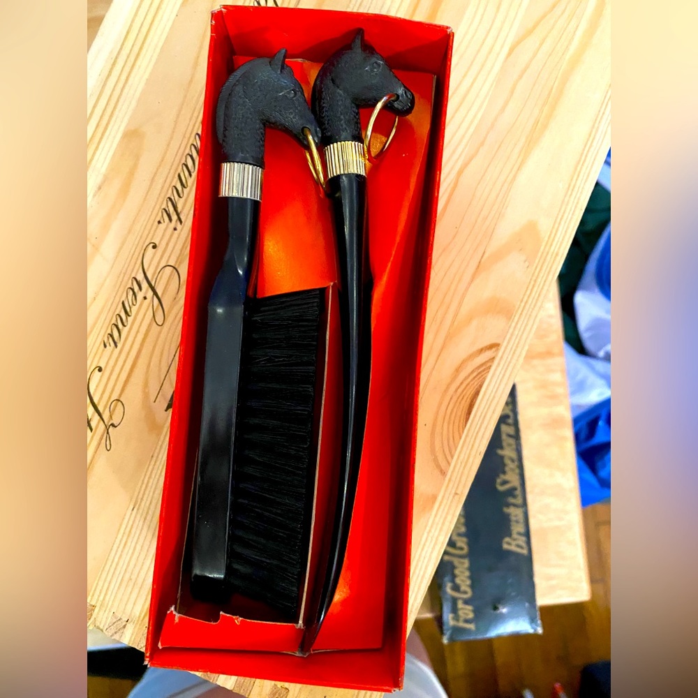 Vintage Shoe Horn and Brush Kit
